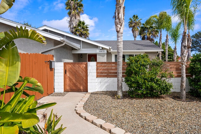 Building Photo - 10875 Barbados Way