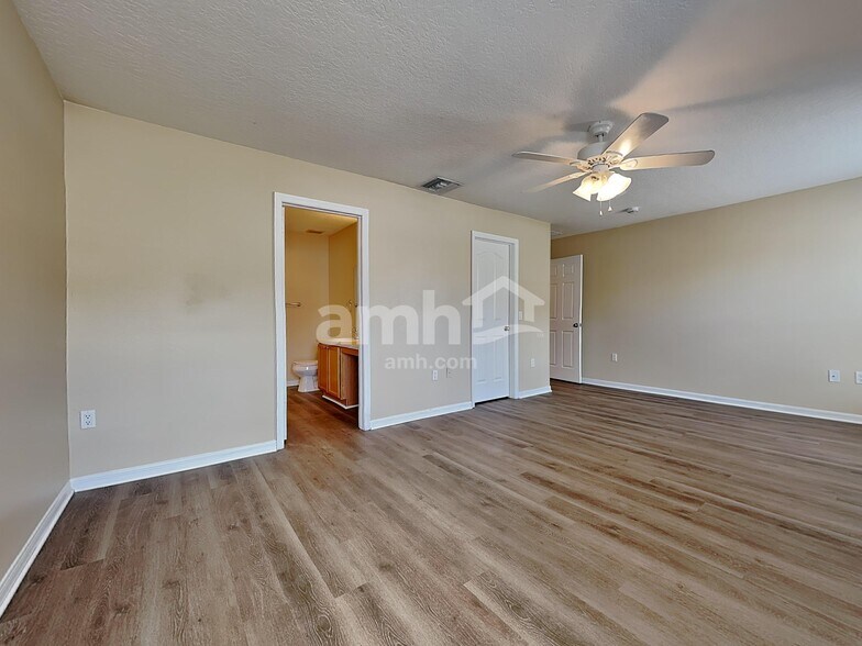 Building Photo - 10512 Boyette Creek Blvd