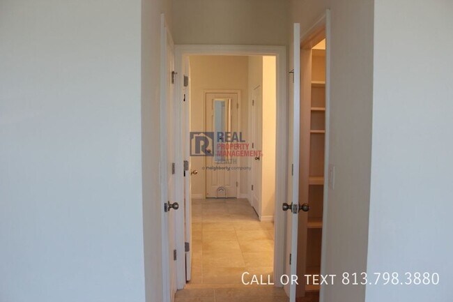 Building Photo - 33163 Sand Creek Dr