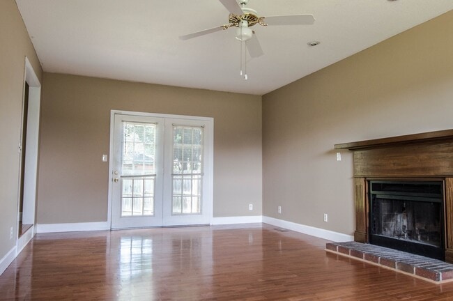 Building Photo - Dog Friendly Two Story with Fenced Yard!