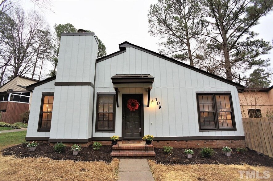 Primary Photo - 109 Bonnell Ct