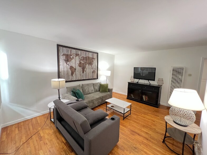 Building Photo - 12021 Louise Ave