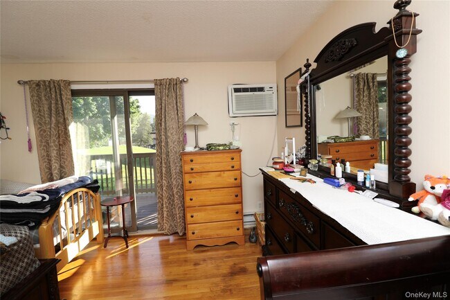 Building Photo - 11 Millholland Dr