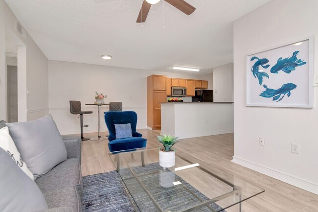 Building Photo - Ground Floor 1 BR + Den in Brandon with Resort Amenities