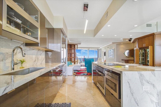 Building Photo - 3100 N Ocean Blvd