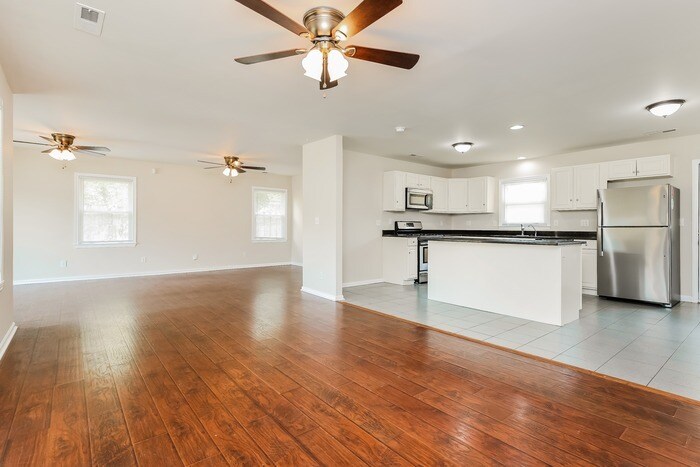 Building Photo - 29 Montclair Ave