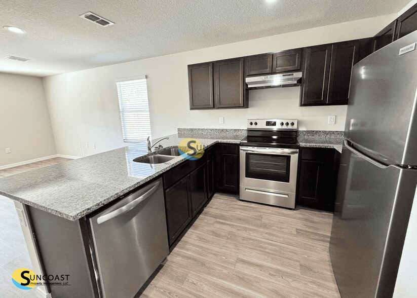 Building Photo - 6546 Sweetbay Ln