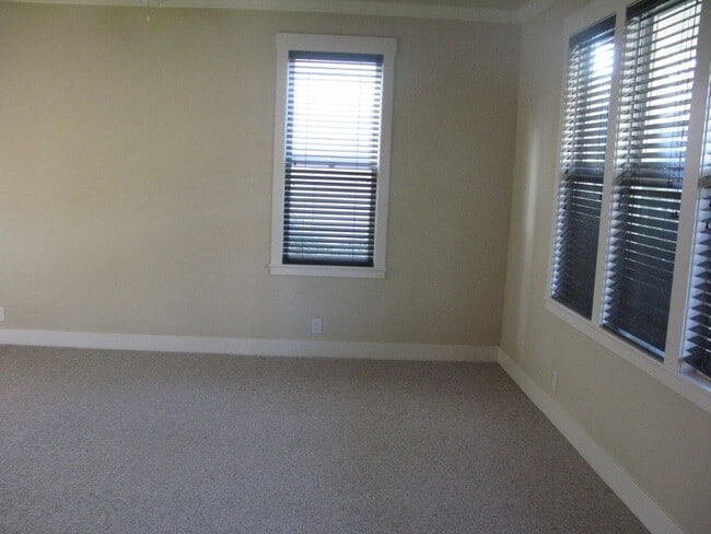 Building Photo - 2477 Switzerland Ln