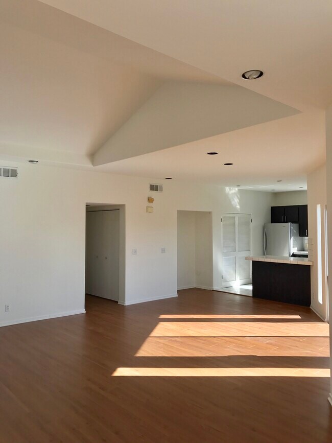 Building Photo - 2332 Abbot Kinney Blvd