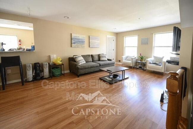 Building Photo - 40 Cornerstone Ln