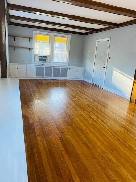 Building Photo - 620 High St