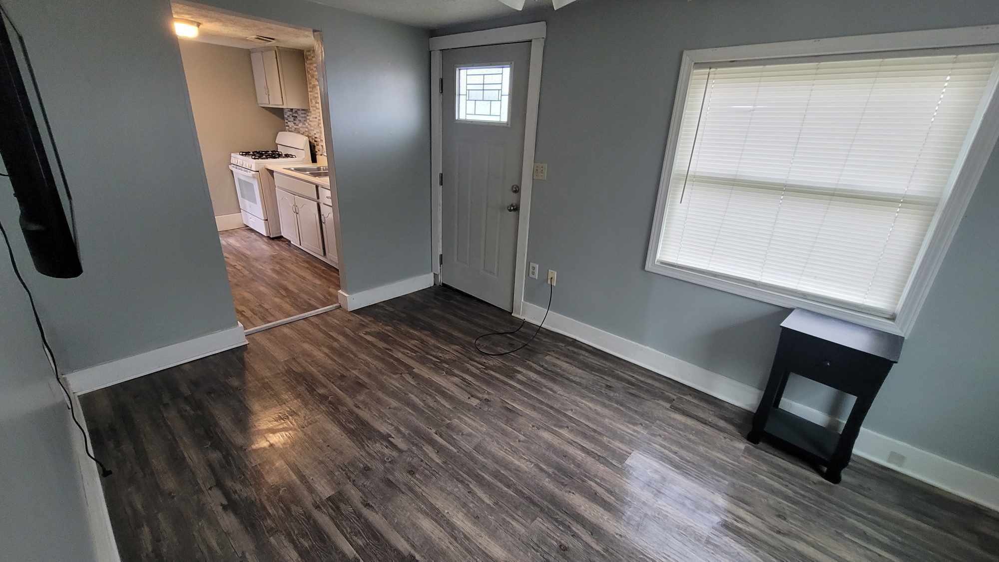 Living Room - 113 S Crestwood St