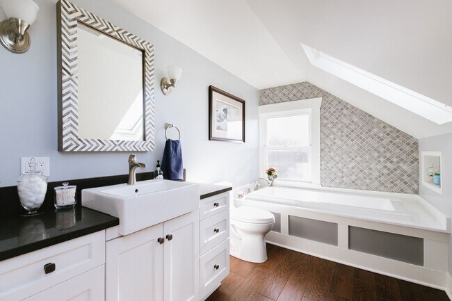 Building Photo - 4bd/3ba Seattle Home