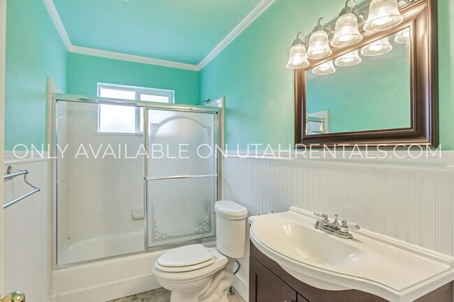 Building Photo - 1437 E Murdock Dr
