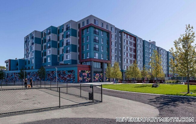 Building Photo - 328 Bank St