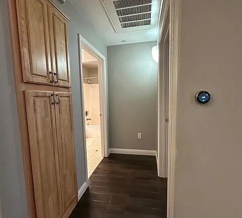 Building Photo - 501 Gibson Dr