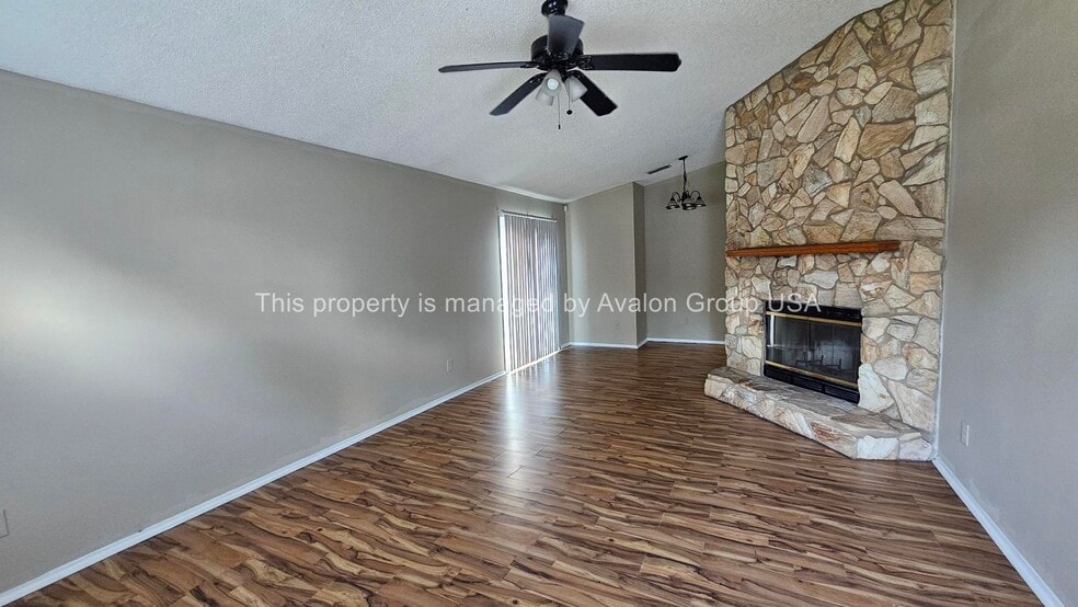 Building Photo - 10160 Geni Hill Cir N