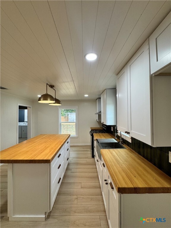 Building Photo - 223 NW Front St