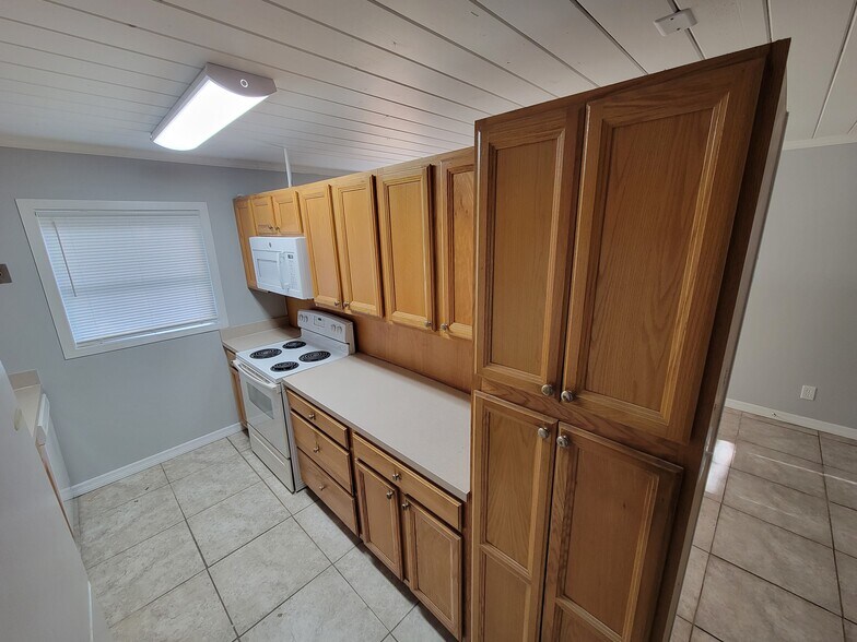 Building Photo - 4896 35th Ave