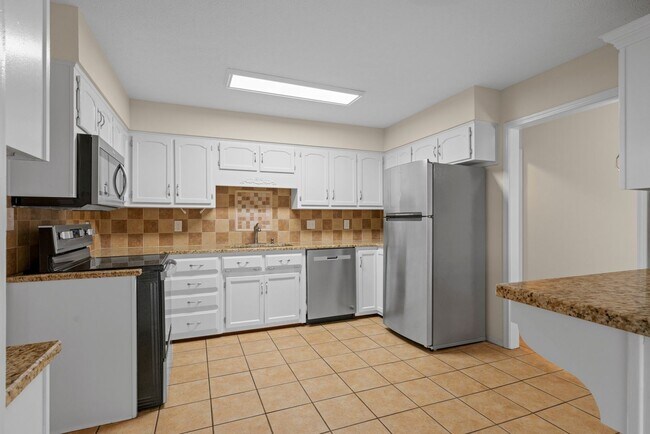 Building Photo - Lovely Single Family Home