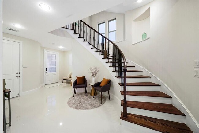 Building Photo - 5707 Arabelle Crest