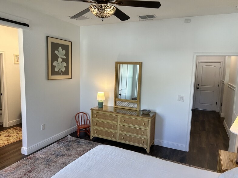 Building Photo - 223 Emmy Cv