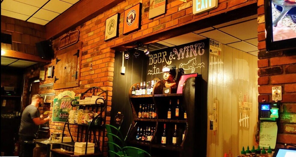 Building Photo - 525 W Lafayette Blvd