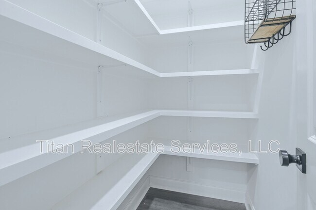 Building Photo - 114 Grays Lndg Ln