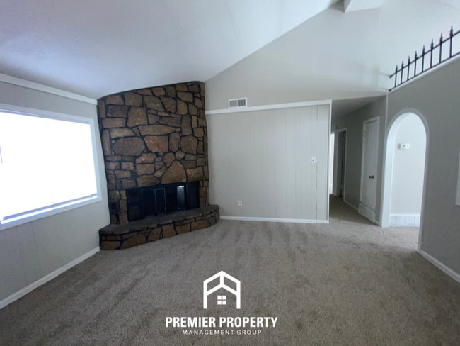 Building Photo - 3796 St Elmo Ave