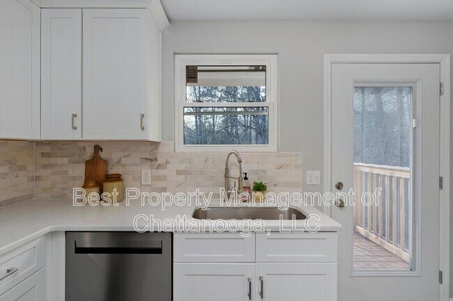 Building Photo - 1313 Timbercrest Ln