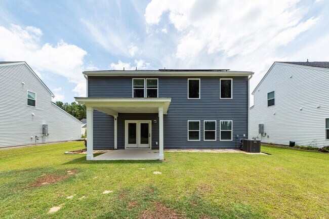 Building Photo - 4 Bedroom, 2.5 Bathrooms in Watson Hill - Summerville