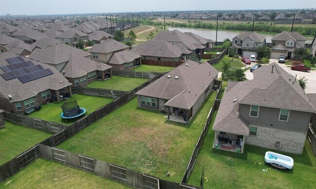 Building Photo - 20202 Creekdale Bend Dr