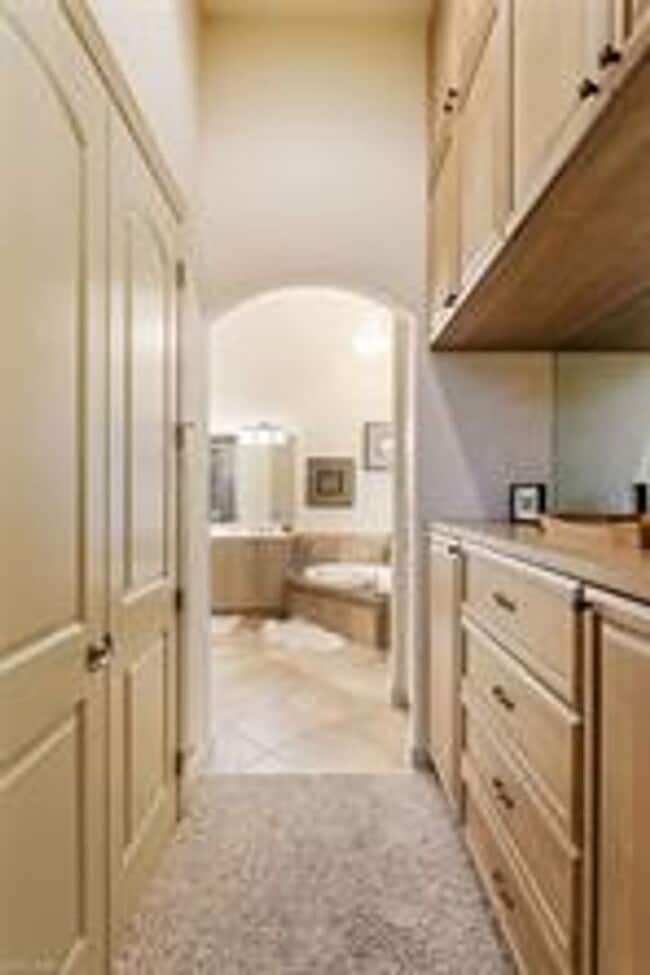 Building Photo - 4862 Conover Ct