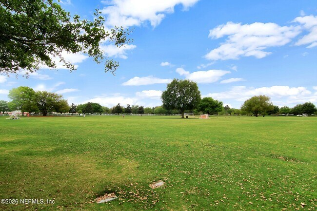 Building Photo - 566 Longmill Ln