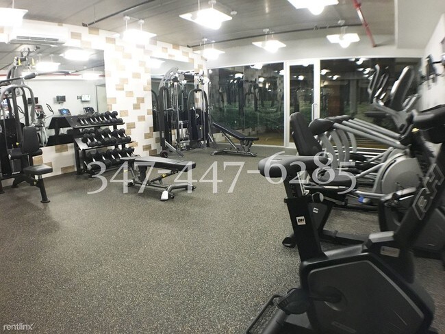 Building Photo - 105 Leonard St