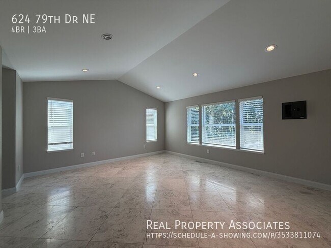 Building Photo - 624 79th Dr NE