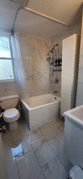 Building Photo - 302 2nd St