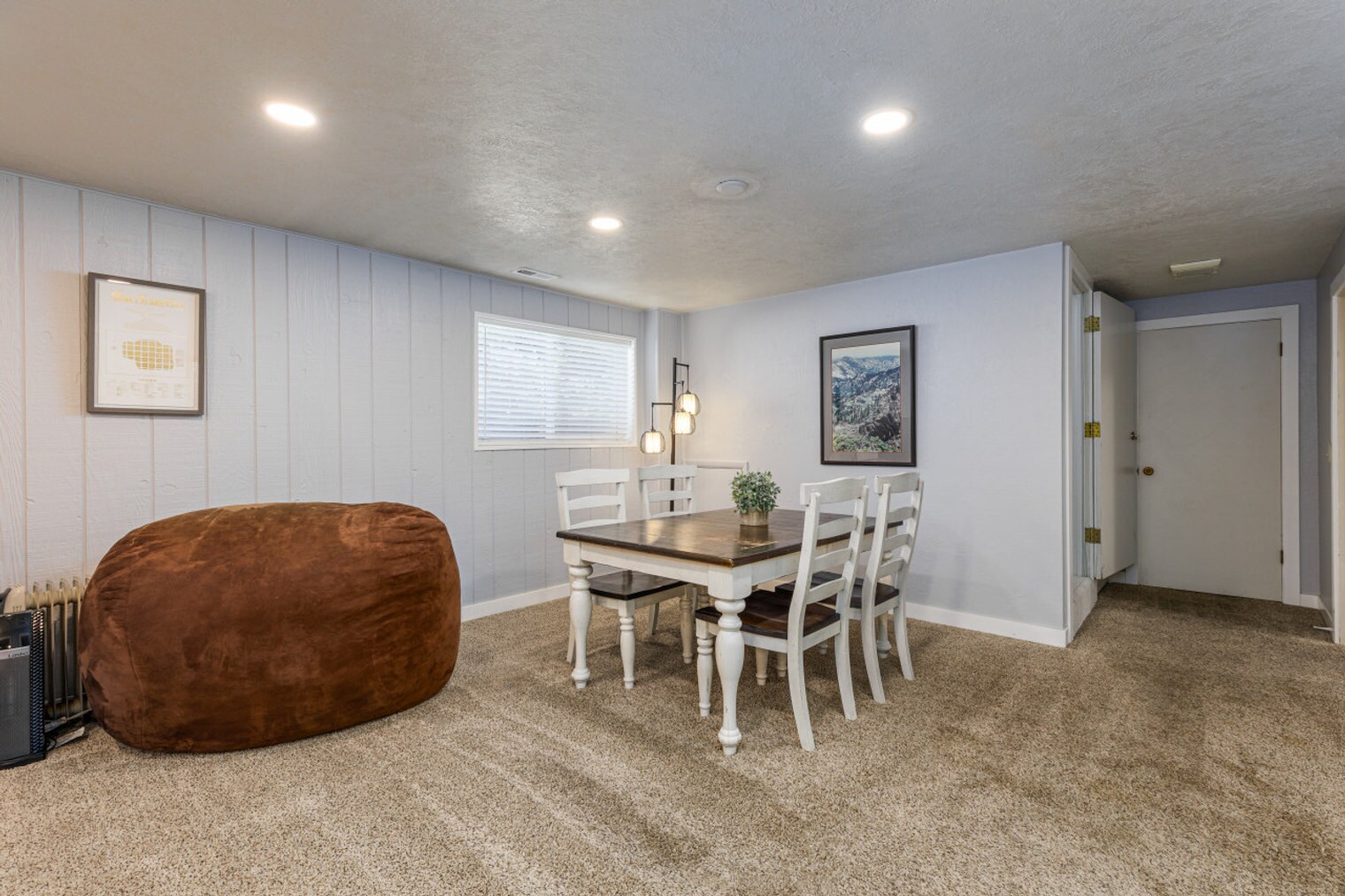Building Photo - 1416 E Hollow Dale Dr