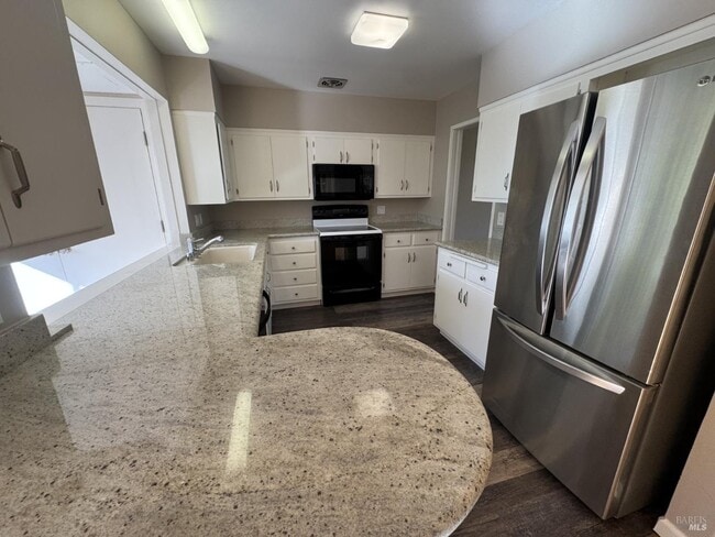 Building Photo - 1060 Los Gamos Rd