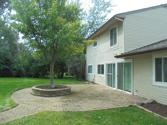 Building Photo - 1085 Hecker Dr
