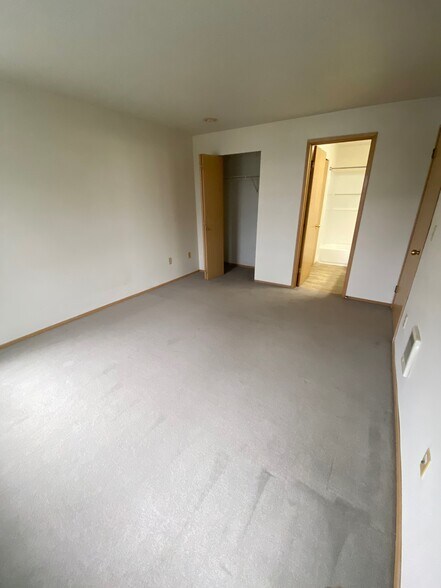 Second Bedroom/Closet - 132 24th Ave E