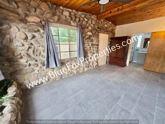 Building Photo - 3240 E Halcyon Pl