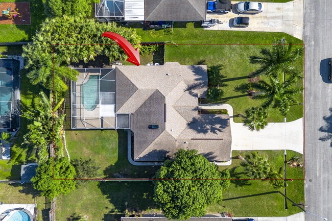 Building Photo - 967 SE Browning Ave