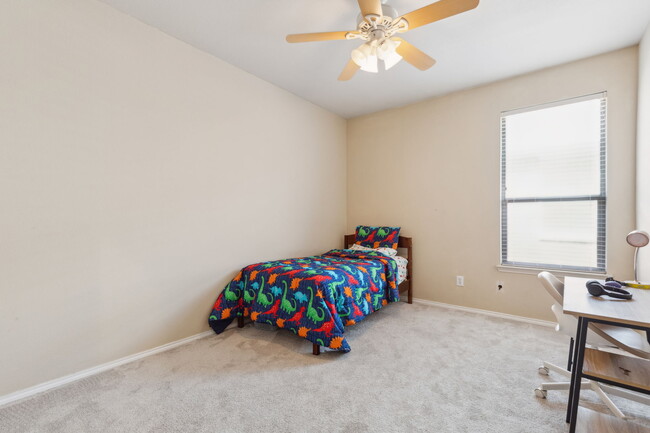 Building Photo - 607 Denali Dr
