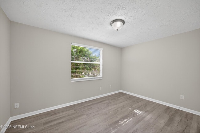 Building Photo - 726 Perryman Ln W