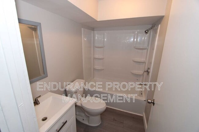 Building Photo - 428 Lake Ave