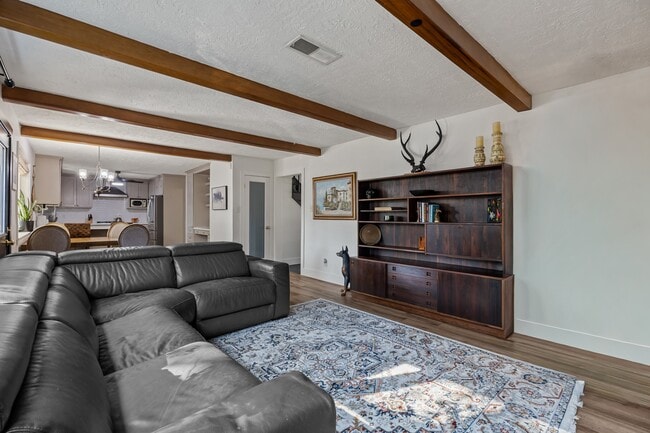 Building Photo - 326 Bayou View Dr