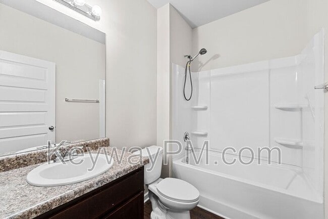 Building Photo - 5033 Vine Ln