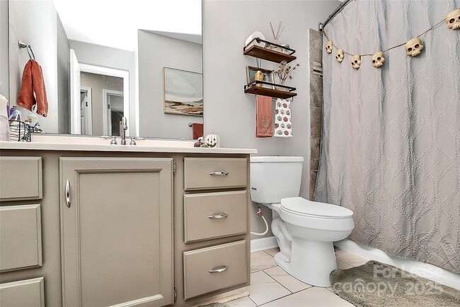 Building Photo - 4227 Deerfield Dr