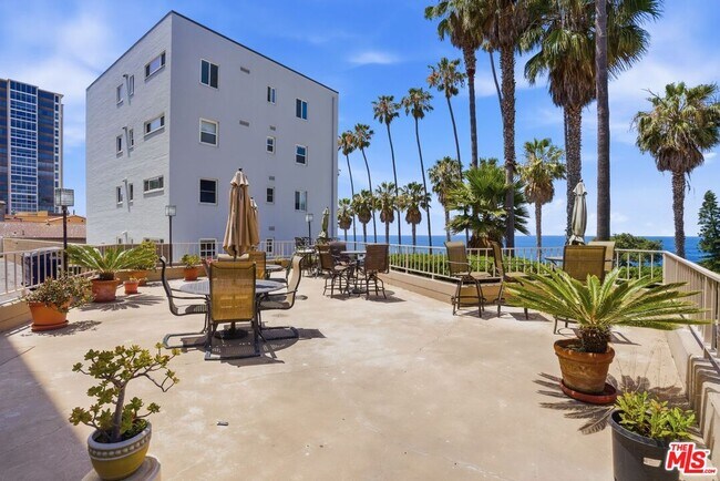 Building Photo - 1040 Coast S Blvd
